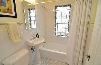 2nd image of 3011 Ulysses St NE