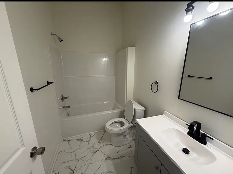 107 Blaze Dr — Photo 14