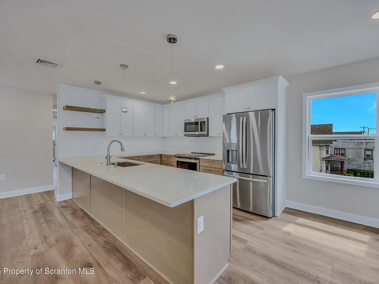 2 bed, 1.5 bath, 1105 sqft, $2,000 — Photo 4