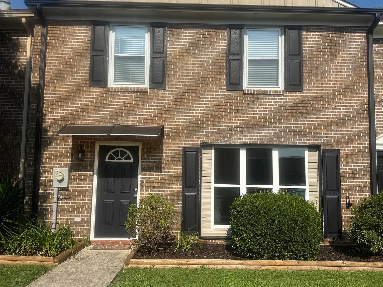 2 bed, 2.5 bath, 1450 sqft, $1,395 — Photo 2