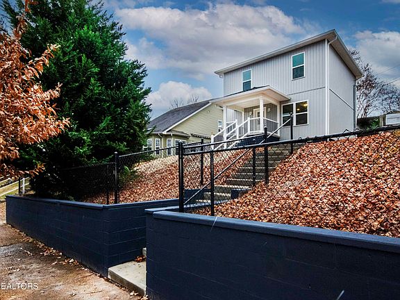 4th image of 1120 Overton Pl