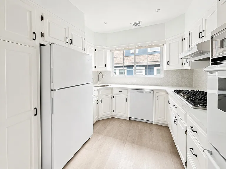 29 Chestnut Ave #2 — Photo 3