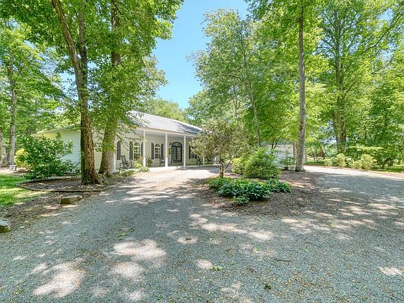 8th image of 198 Riverbend Dr