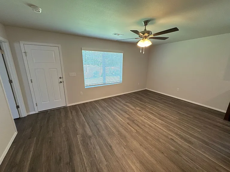 1761 Breckenridge St — Photo 9