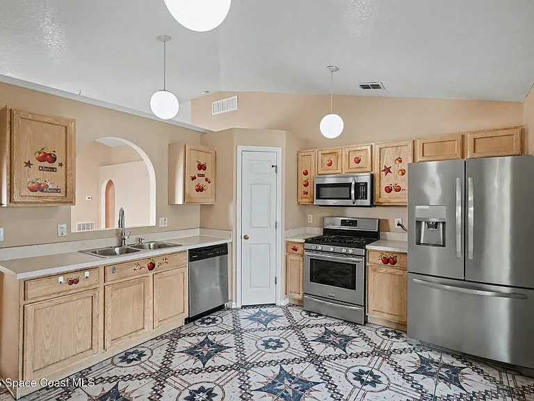 2781 Maderia Cir — Photo 9