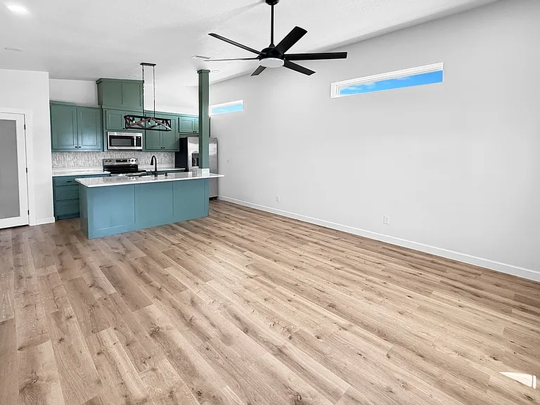 6025 Piper Anne St — Photo 2