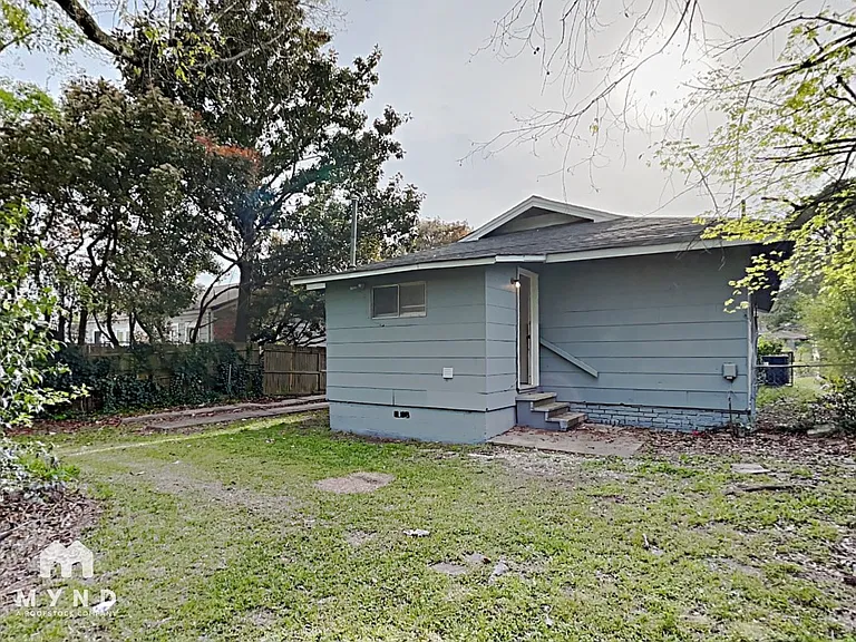 4813 Court M — Photo 19