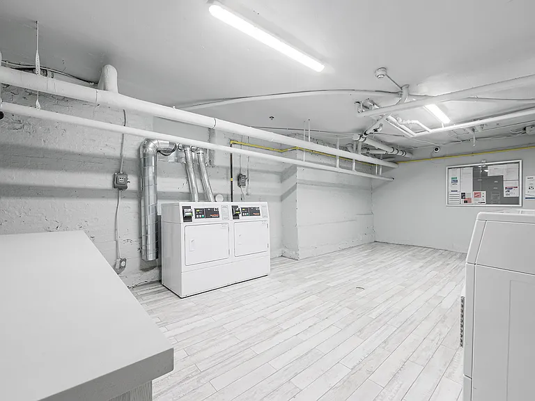 18 Tichester Rd #STUDIO — Photo 32