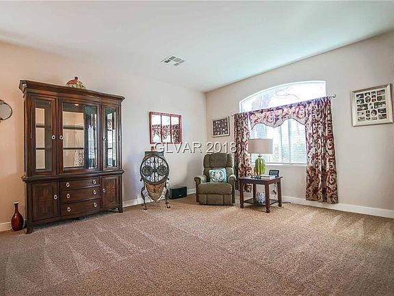 4th image of 2626 Thornview St