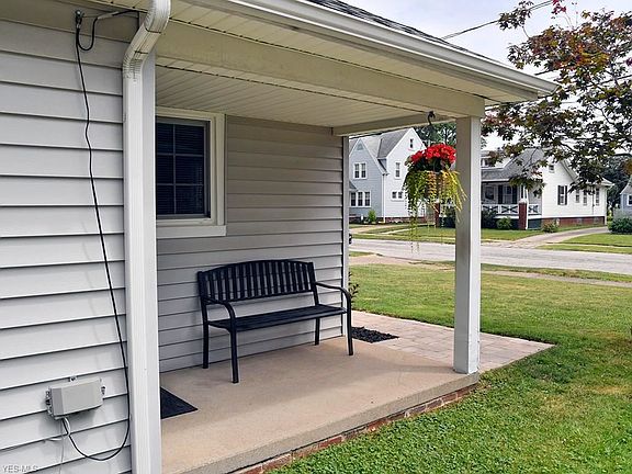 3rd image of 16900 Melgrave Ave