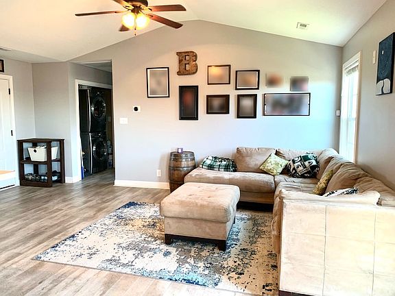3rd image of 200 Buckshot Dr