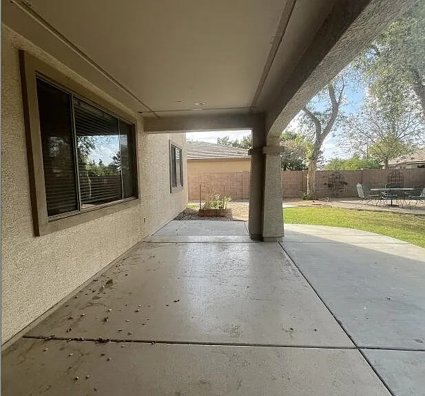 576 E Julian Dr — Photo 34