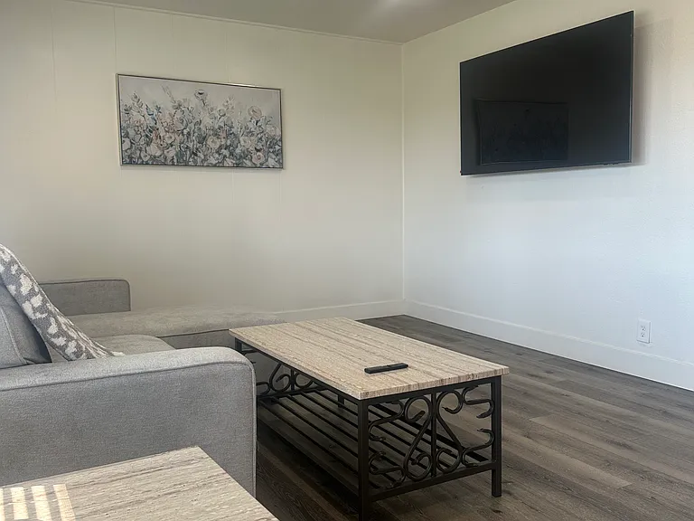 2319 Carol St — Photo 11