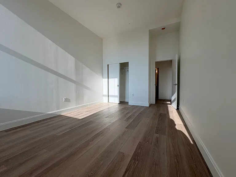 1077 Commonwealth Ave #500 — Photo 11
