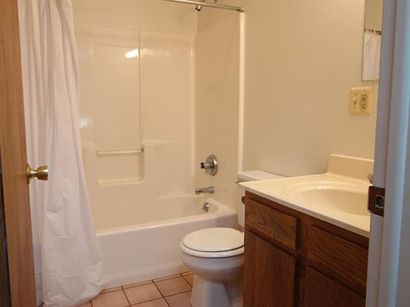 5th image of 217 W Cross St APT 6