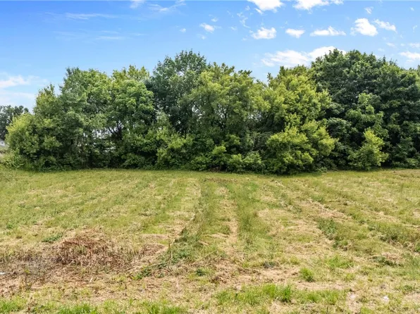 14 Elmer St #106, Lyons, NY 14489