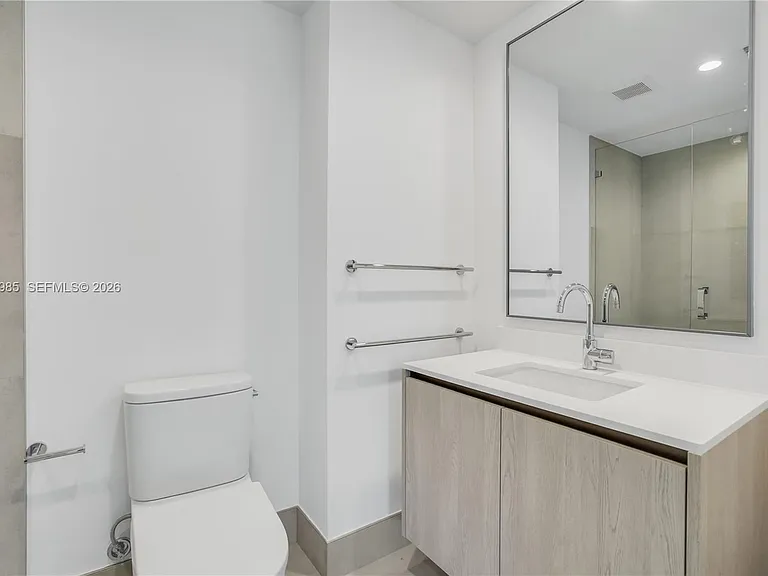 9221 E Bay Harbor Dr #511 — Photo 28