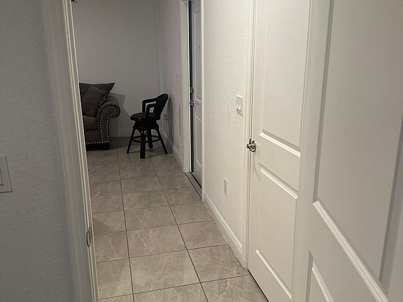 5th image of 2486 SE Whitehorse St