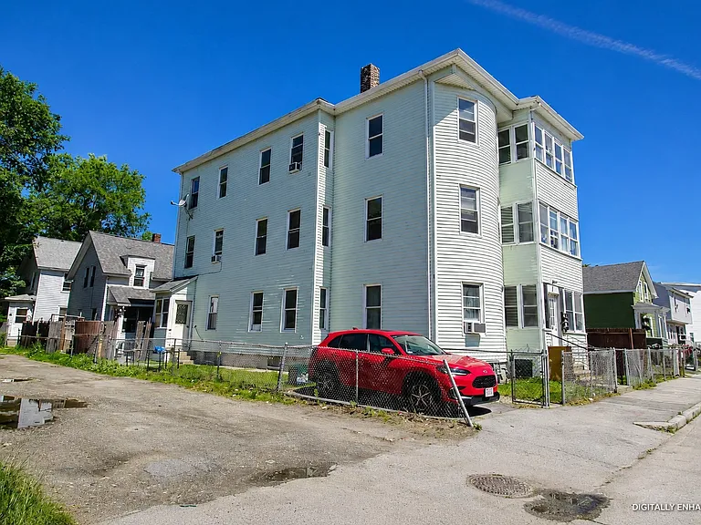 8 Douglas St #3 — Photo 10