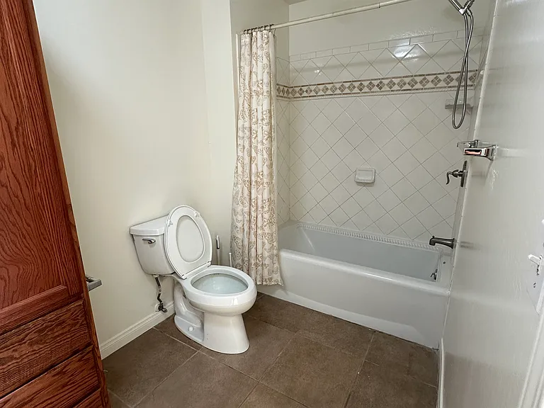 2901 Belhaven St — Photo 25