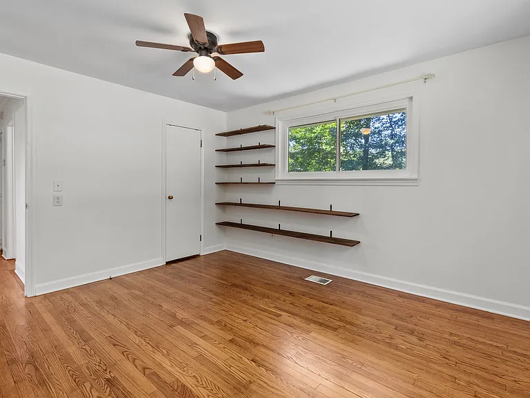 969 Henderson Ave — Photo 27