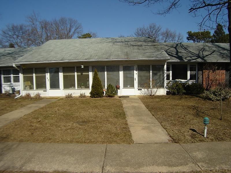 1st image of 485B Thornbury Ct