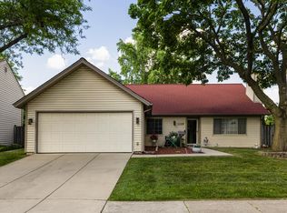 1520 W Beverly Cir, Hanover Park, IL 60133