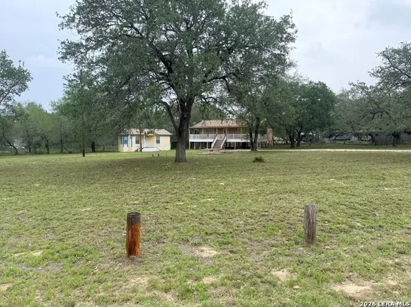 180 Brandon Way, Poteet, TX 78065
