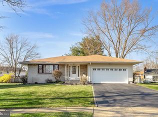 7 Chris Ct, Hamilton, NJ 08619