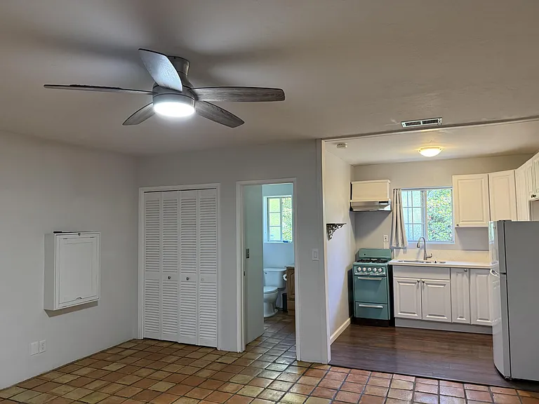 9303 Crest Dr — Photo 38
