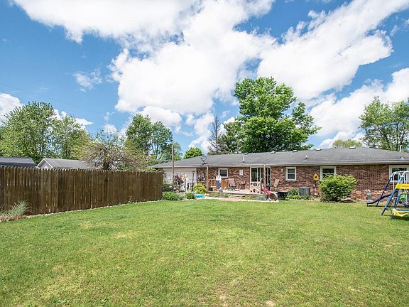 5th image of 33561 Bertrand St
