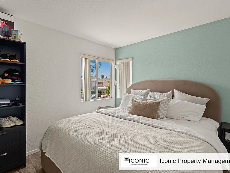 10806 Westonhill Dr — Photo 20