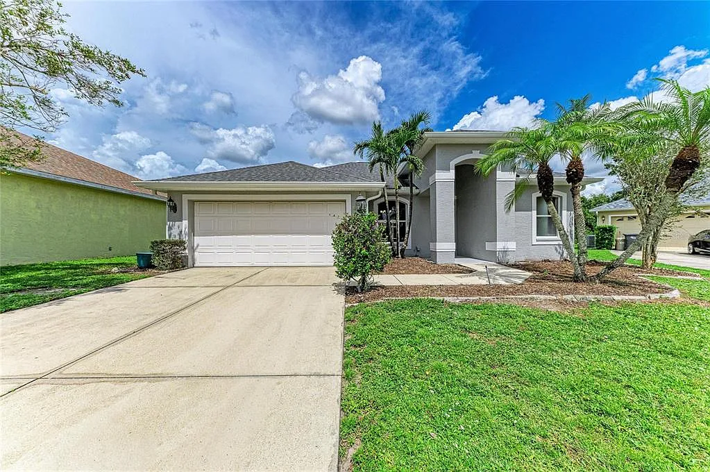 3 bed, 2.0 bath, 1641 sqft, $2,800 — Photo 2
