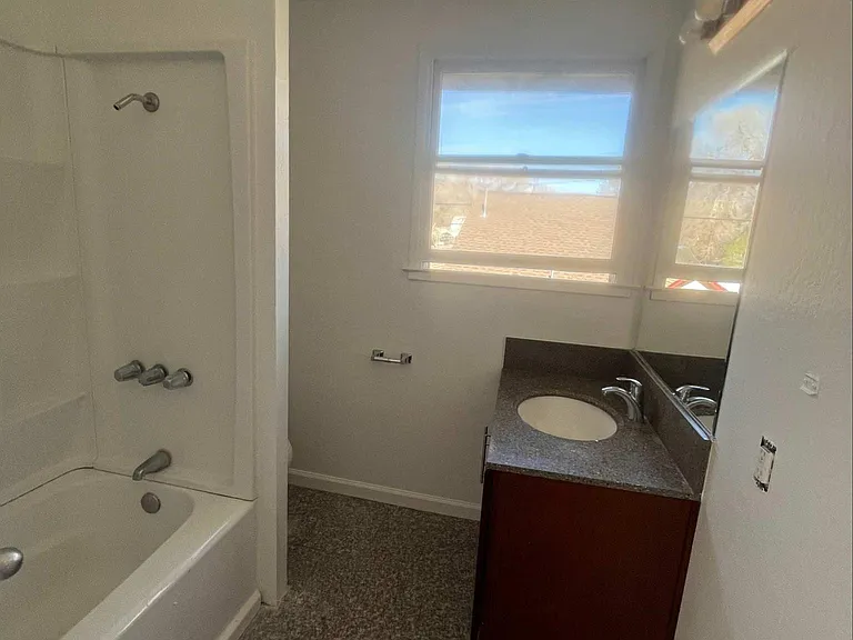 315 Beckwith St #A — Photo 12