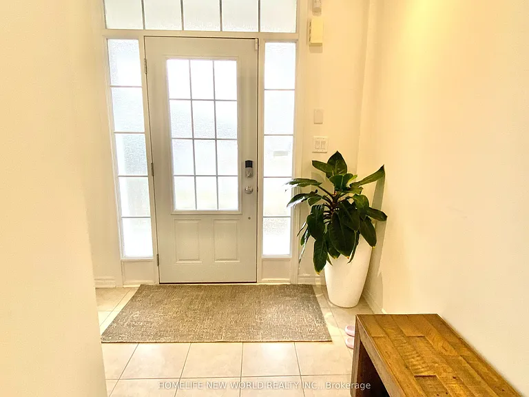 46 Major Cres — Photo 2