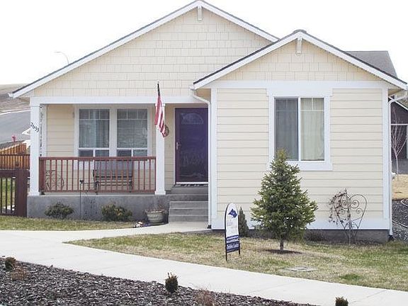 3rd image of 2633 E White Ave