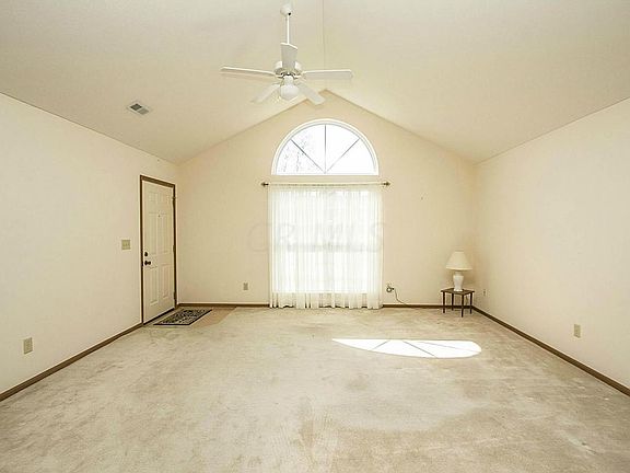 5th image of 3979 Silvaner Dr