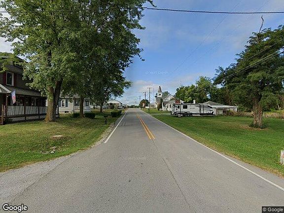 Exterior Neighborhood (street photo)