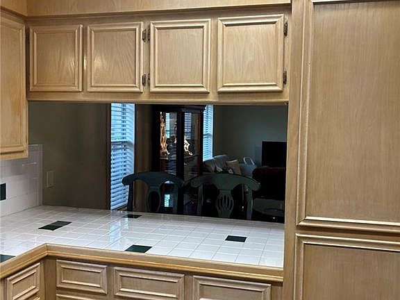 3rd image of 800 Colorado Ct