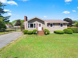 59 Glen Meadows Ct, Warwick, RI 02889
