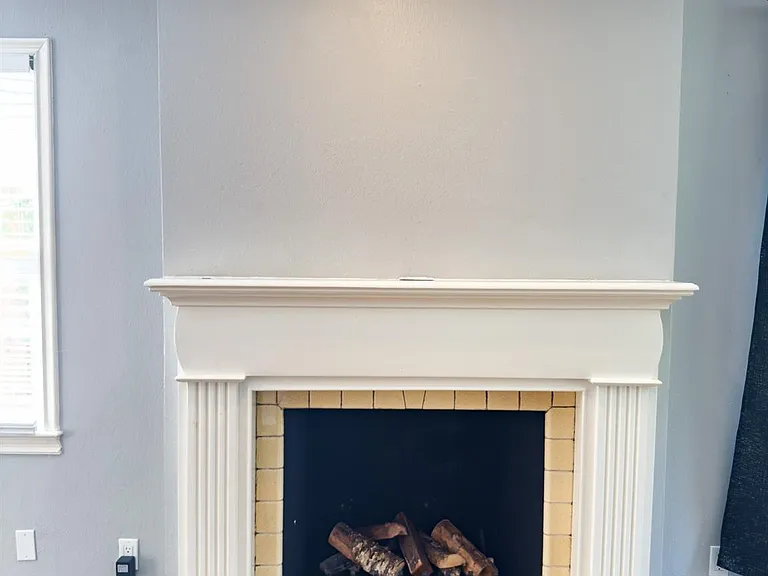 2222 Carnes St — Photo 15