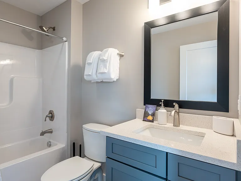 601 E Miller Dr — Photo 24