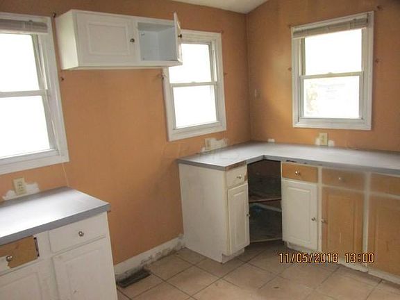 5th image of 409 E Mulberry St