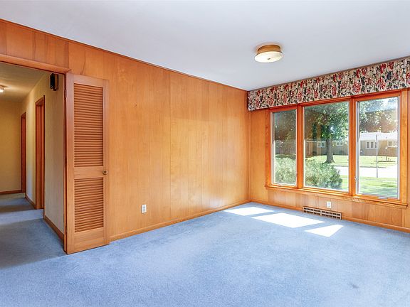 5th image of 2216 Duff Ave