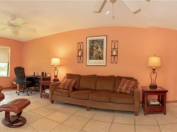 3rd image of 1855 Grove Ct