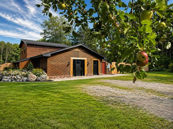 565 Cloverleaf Ln, Houghton Lake, MI 48629