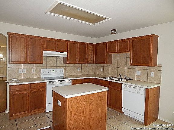 3rd image of 4115 Camfield