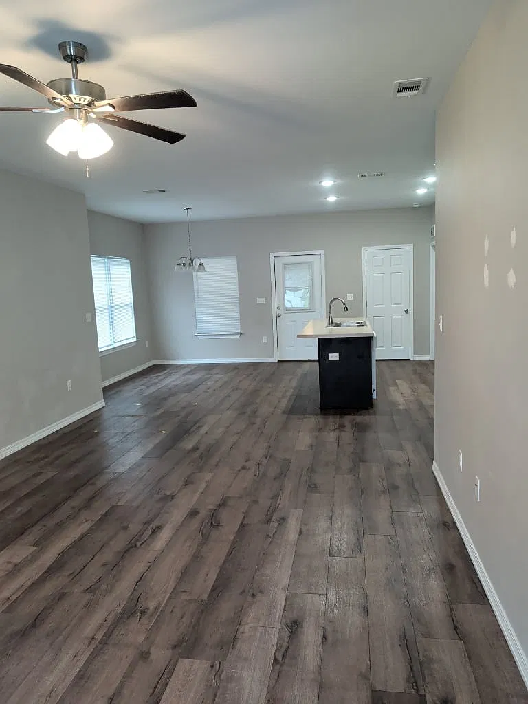 714 Robinson Avenue — Photo 3