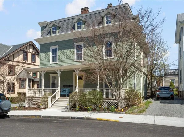 8 Everett St #2, Newport, RI 02840