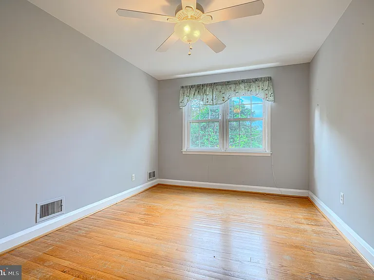 372 Old Trail Rd — Photo 19